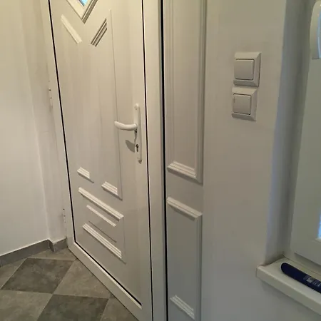 Apartman Mia アパート *